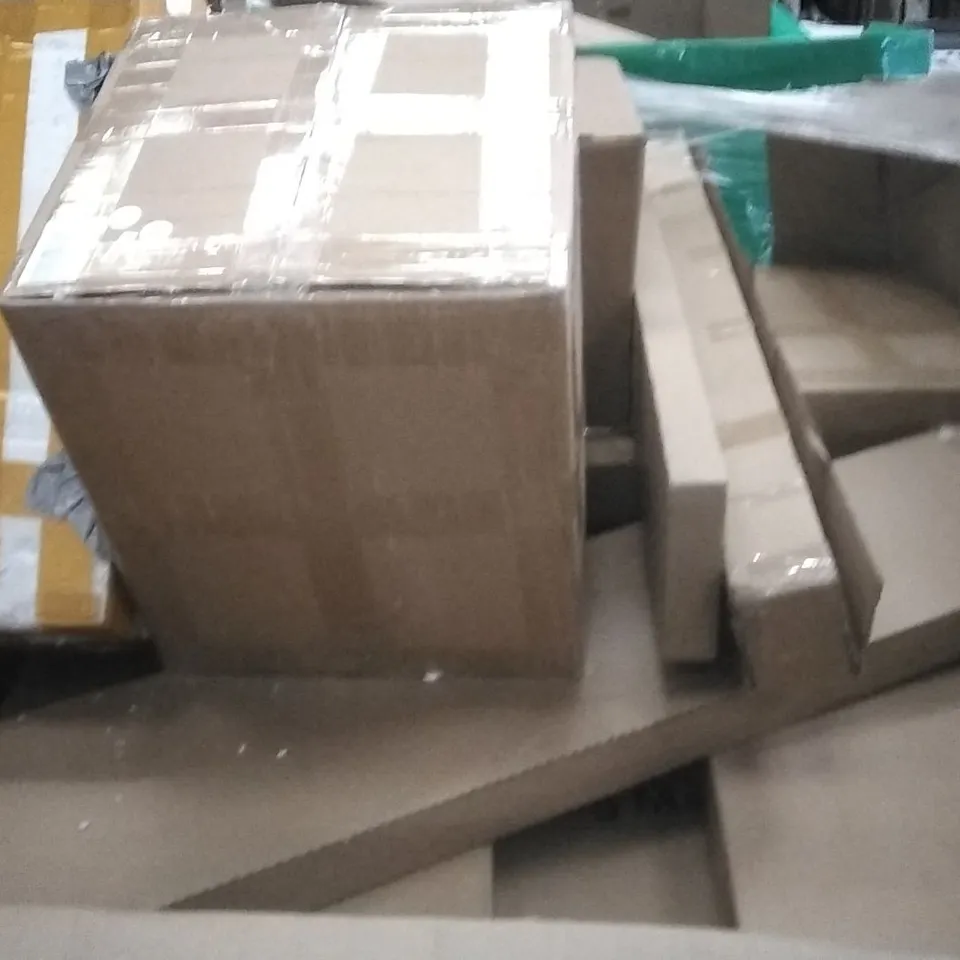 PALLET OF ASSORTED ITEMS INCLUDING CAMPING COT, YUDA CLOTHES RACK, DAILYSWEE STAND MIXER, SPRING LOADED TENSION ROD, WASHING MACHINE RACK