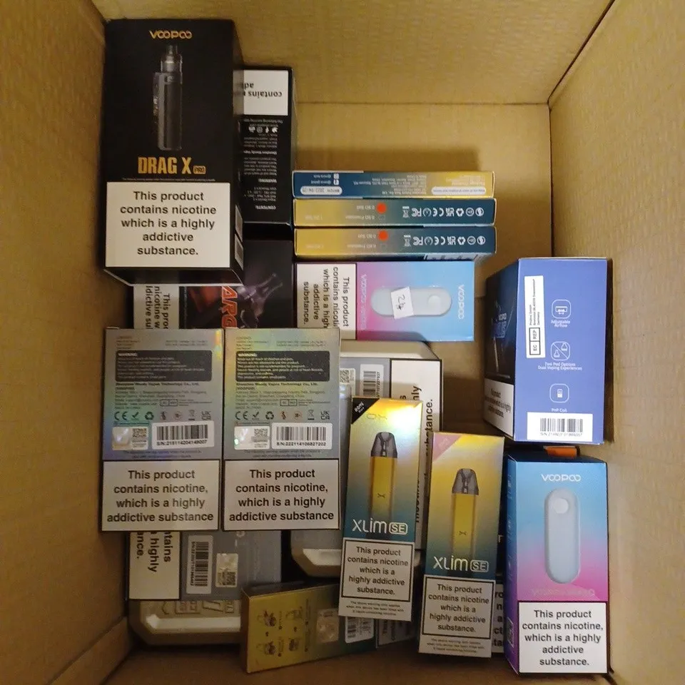 BOX OF APPROXIMATELY 30 E-CIGARETTE PRODUCTS TO INCLUDE VOOPOO ARGUS PRO, VOO POO VINCI POD, ARGUS GT II KIT ETC