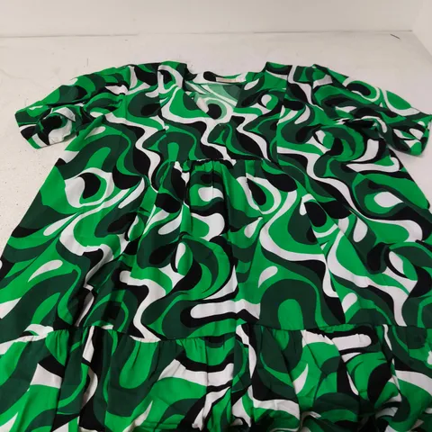 BOX OF APPROX 27 MALISSA J COLLECTION WOMEN'S DRESS – GREEN ABSTRACT PRINT, SIZE S/M 