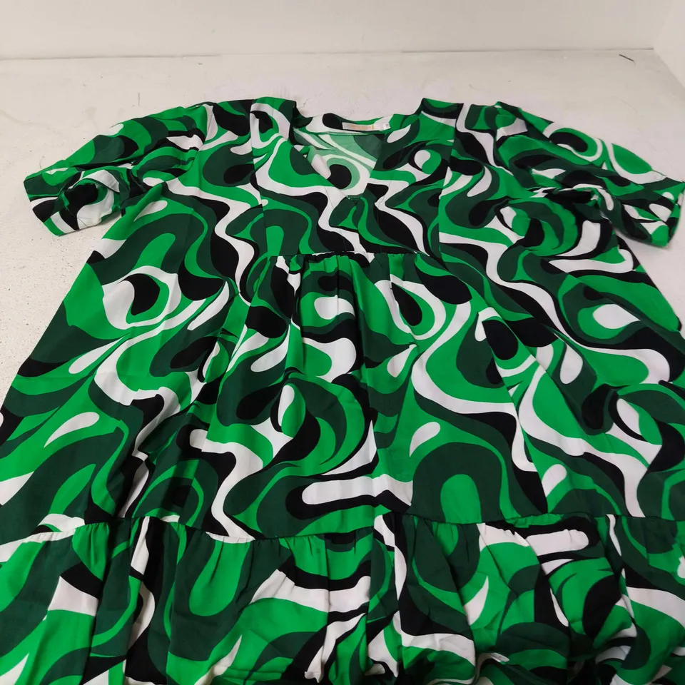 BOX OF APPROX 27 MALISSA J COLLECTION WOMEN'S DRESS – GREEN ABSTRACT PRINT, SIZE S/M 