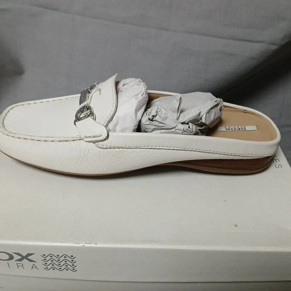 GEOX RESPIRA WHITE LEATHER LOAFERS – UK 7.5 (EU 41)