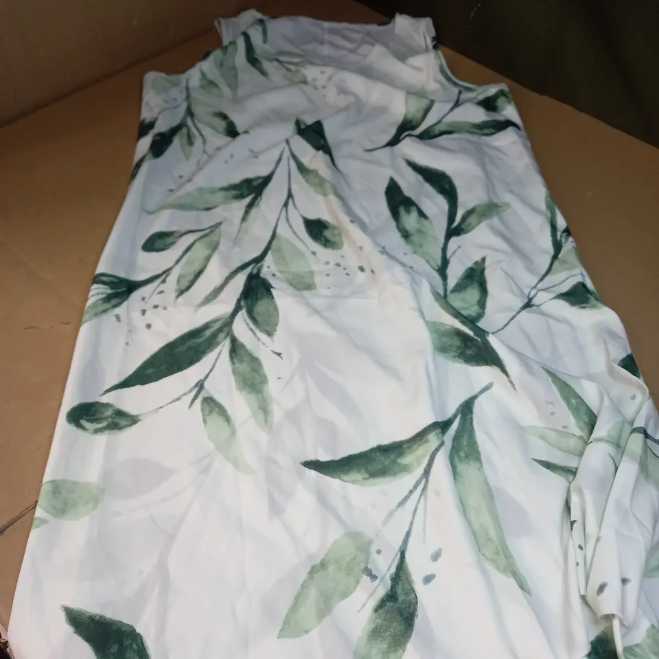 ROUND NECK LEAF DETAIL WHITE/GREEN DRESS - SIZE L