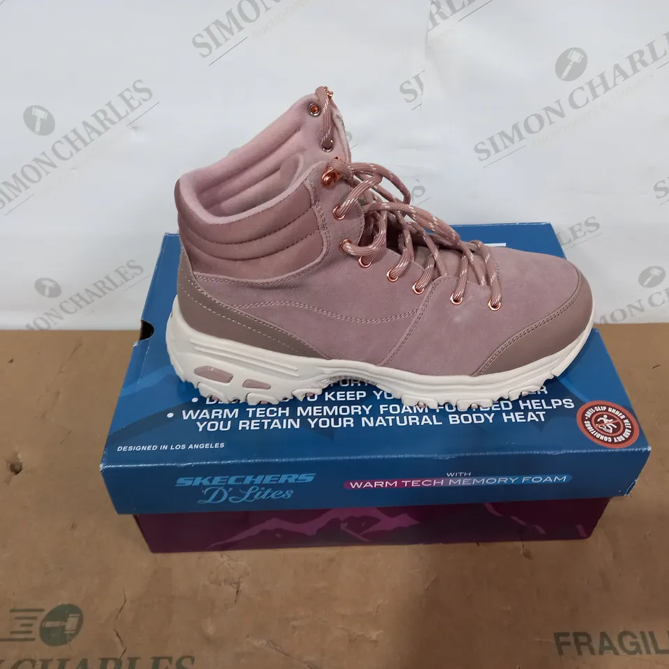 BOXED PAIR OF SKECHERS - SIZE 7
