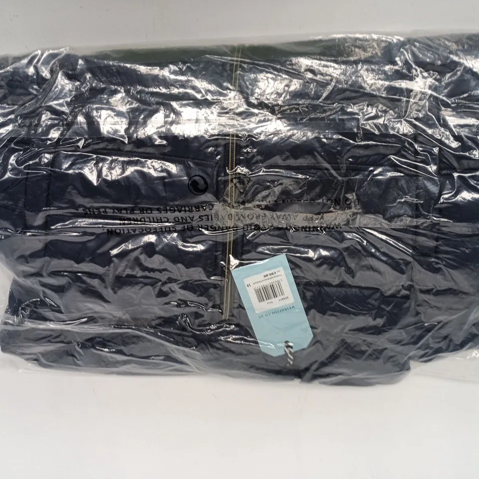 BAGGED WEIRDFISH TRAVELLIA LIGHTWEIGHT SHOWERPROOF PADDED JACKET IN NAVY SIZE 14