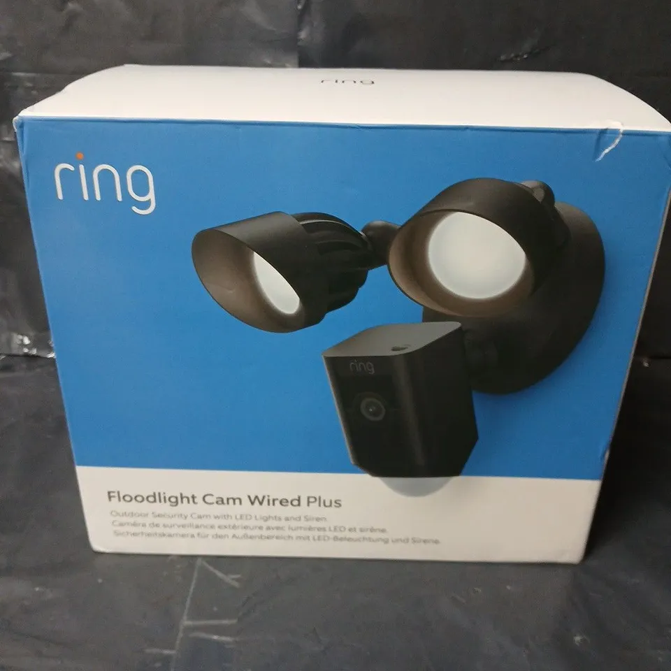 RING FLOODLIGHT CAM WIRED PLUS