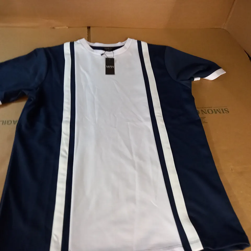 BOOHOO MAN NAVY AND WHITE T-SHIRT - XL