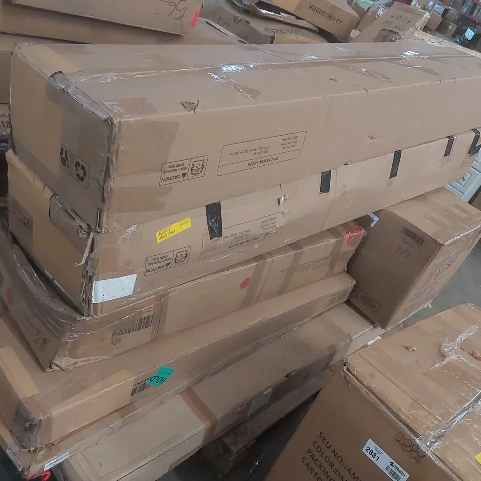 PALLET CONTAINING A LARGE QUANTITY OF ASSORTED FURNITURE PARTS