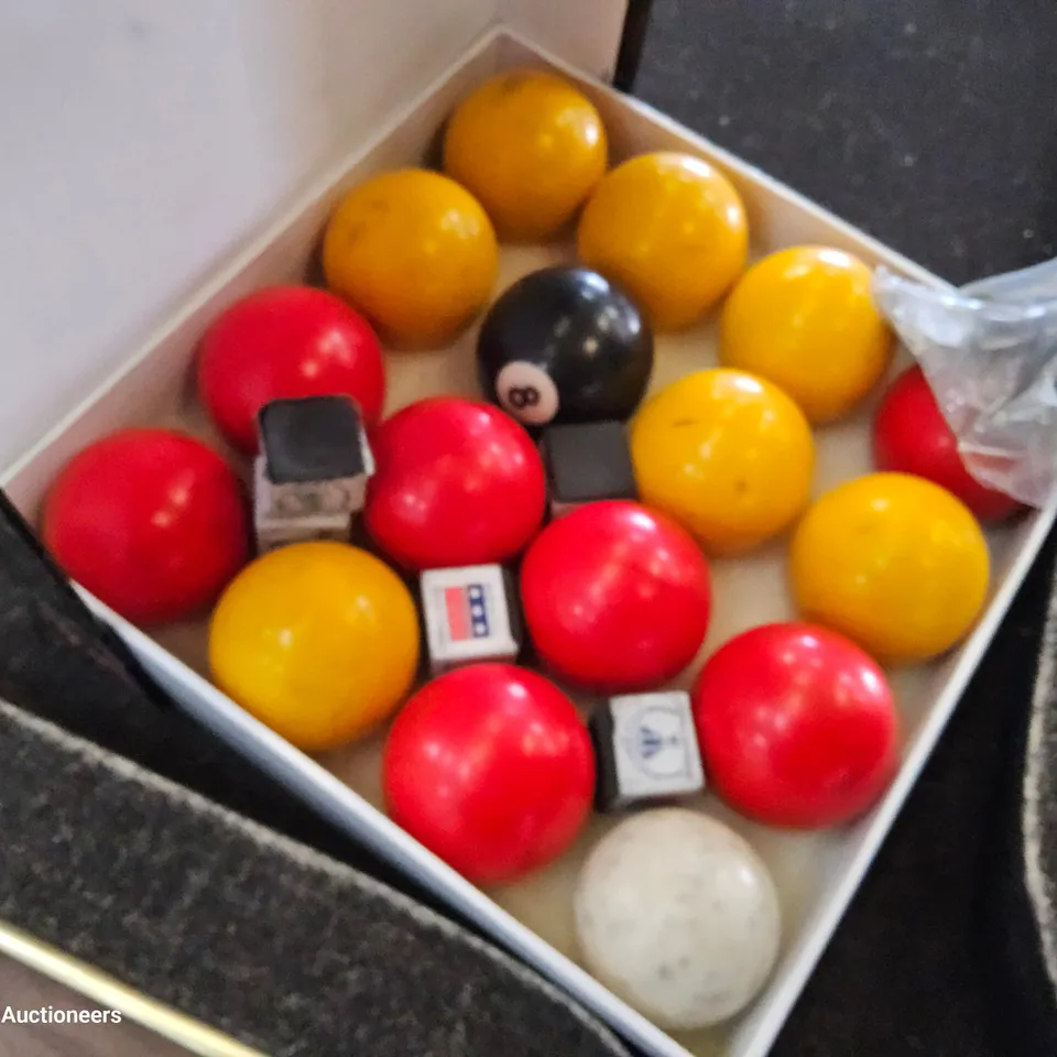 IMPERIAL SUPER LEAGUE POOLTABLE WITH 4 CUES, BALLS & CHALK