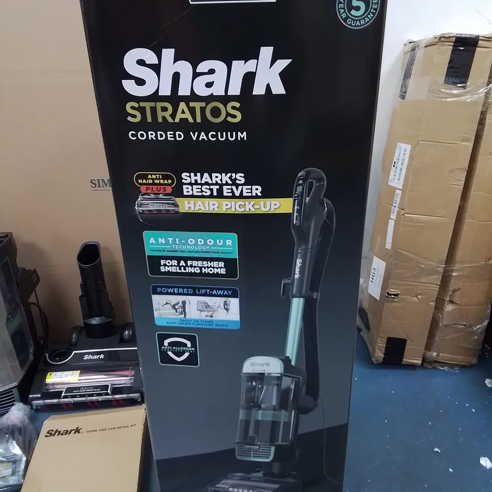 SHARK STRATOS CORDED VACUUM 