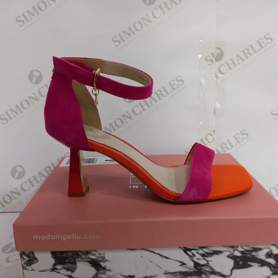 BOXED PAIR OF MODA IN PELLE PURPLE & ORANGE OPEN TOE HIGH HEELS - SIZE 7