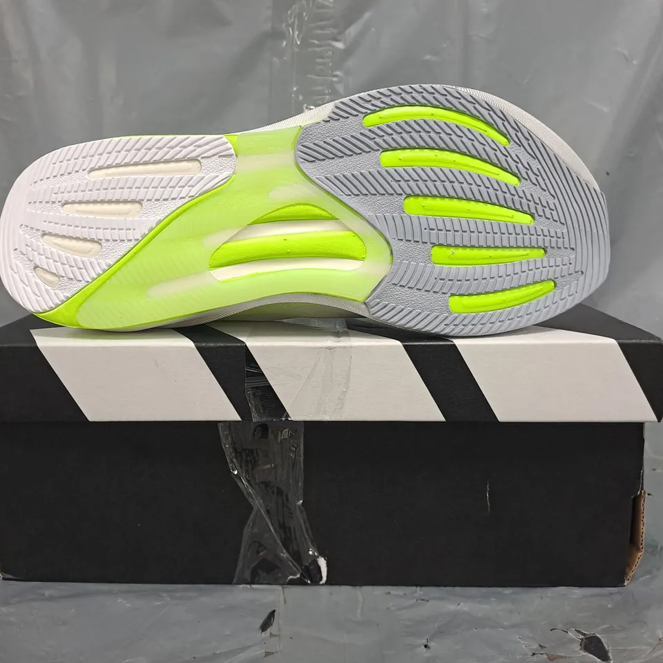 BOXED PAIR OF ADIDAS SUPERNOVA RISE 2 SHOES IN WHITE/GREEN SIZE UK 7