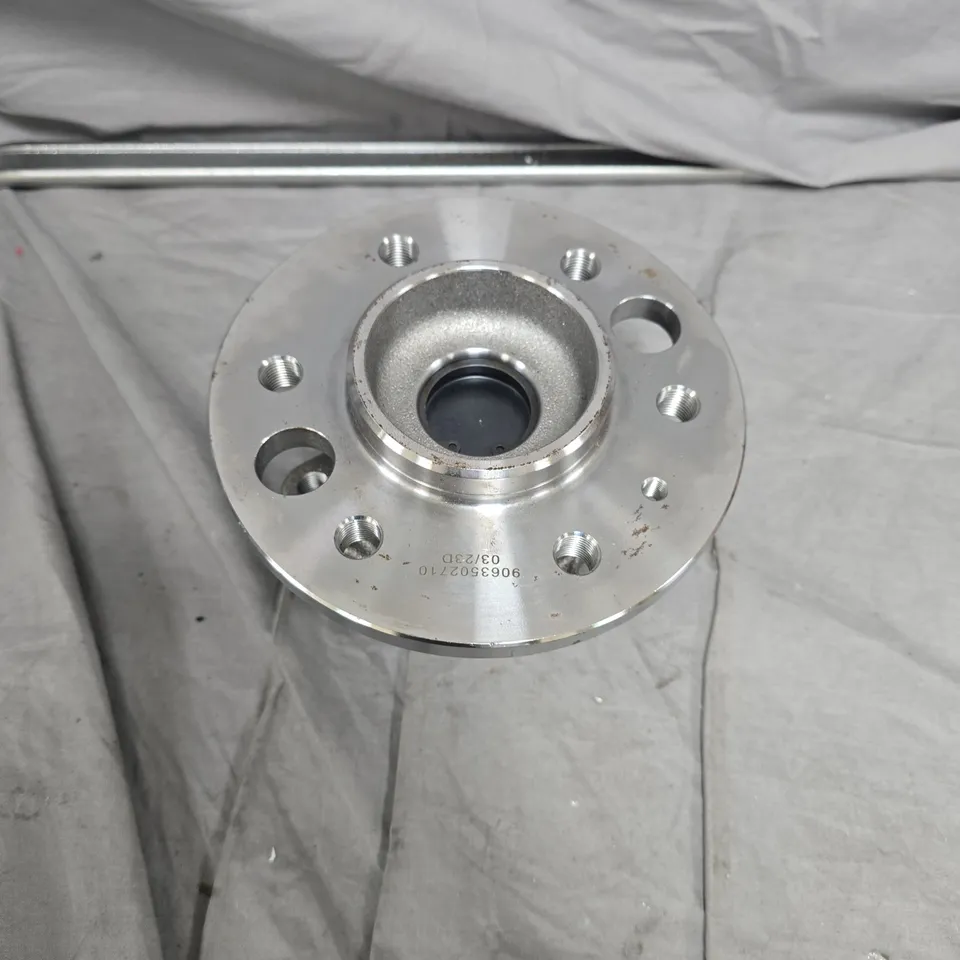 Wheel hub bearing assembly with mounting flange – six-bolt pattern