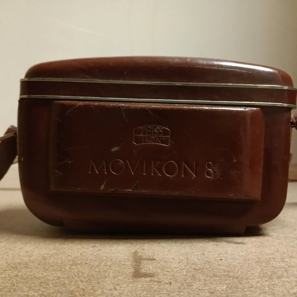 ZEISS IKON MOVIKON 8 CINE CAMERA WITH LEATHER CASE