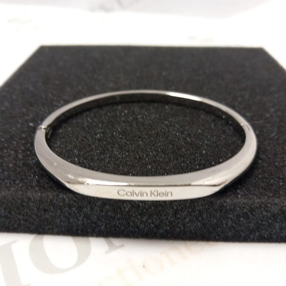 BOXED CALVIN KLEIN FACETED LADIES BANGLE