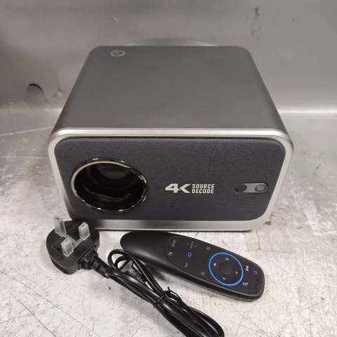 BOXED SMART FAMILY HD PROJECTOR