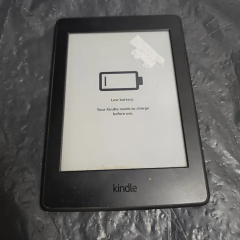 AMAZON KINDLE E-READER – BLACK 