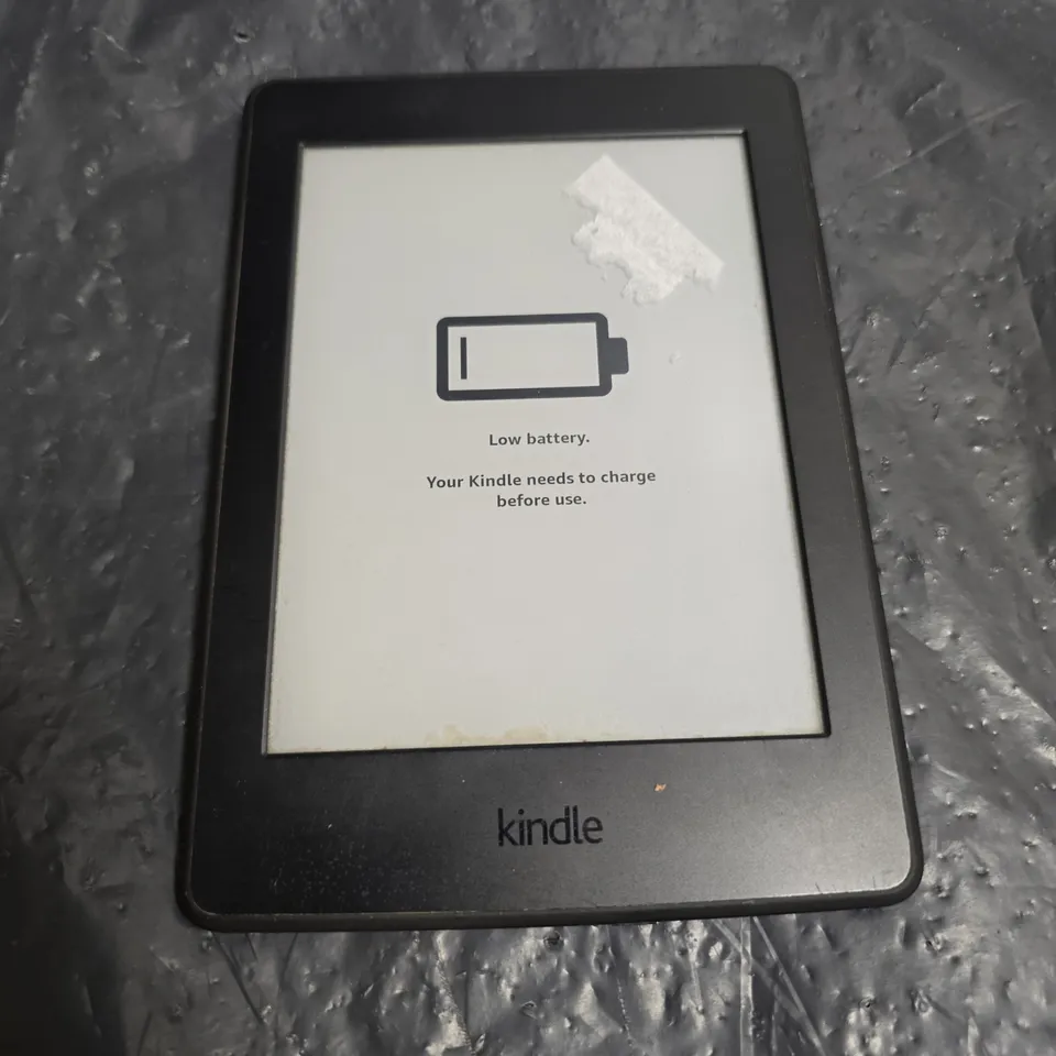 AMAZON KINDLE E-READER – BLACK 