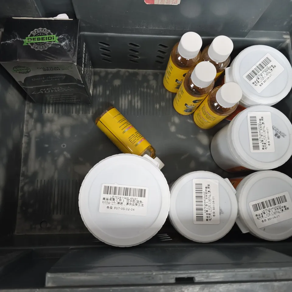 BOX OF ASSORTED CAR ITEMS TO INCLUDE - FLOOR PAINT - LIQUI MOLY - LUBE / COLLECTION ONLY 