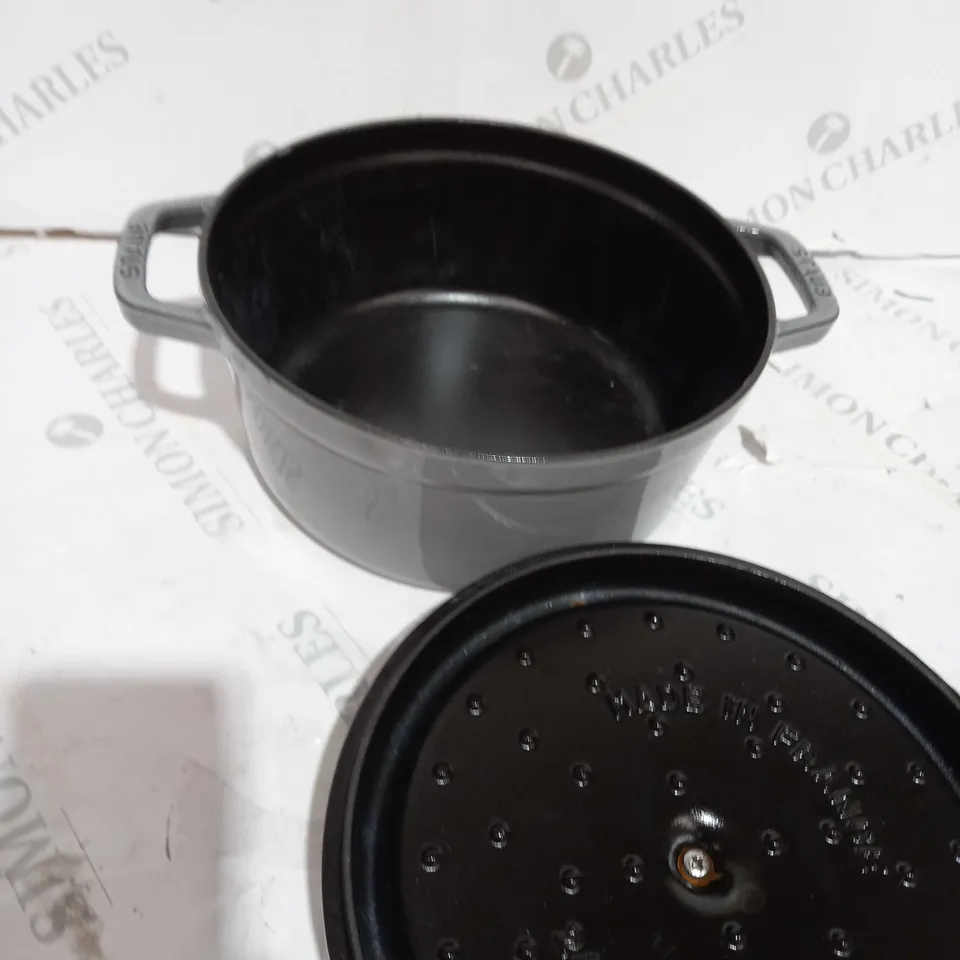 26 CM ROUND CAST IRON COCOTTE CHERRY BLOSSOM