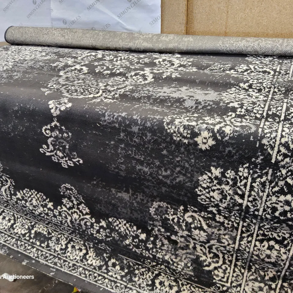 FLATWEAVE BLACK/WHITE RUG 160× 200
