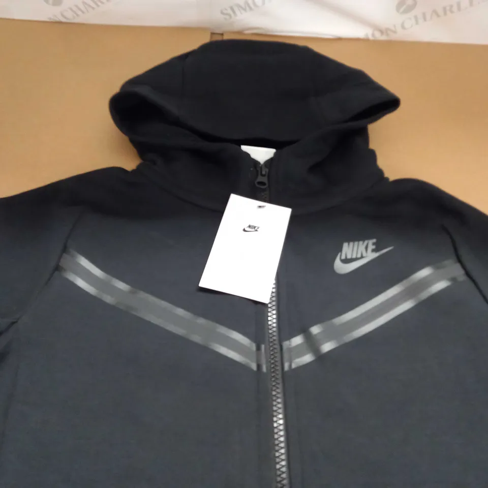 NIKE ZIPPED HOODIE SIZE M 