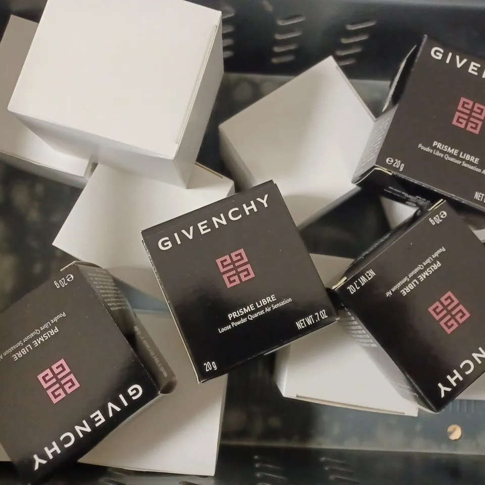 APPROXIMATELY 13 ASSORTED GIVENCHY BEAUTY PRODUCTS TO INCLUDE LOOSE POWDER QUARTET AIR SENSATION #5 SOFT WHITE AND RICH LUMINESCENCE MOISTURISING CREAM (TESTER)