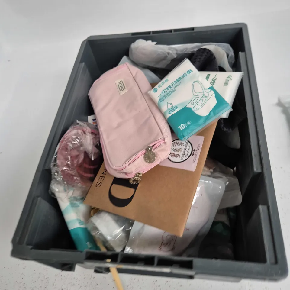 TOTE OF APPROXIMATELY 12 ASSORTED ITEMS TO INCLUDE: BREAST MILK STORAGE BAGS