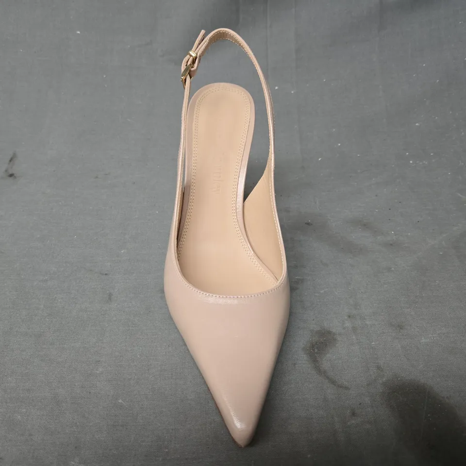 BOXED PAIR OF RUSSELL & BROMLEY POINTED TOE HEELED SHOES IN BLUSH EU SIZE 39