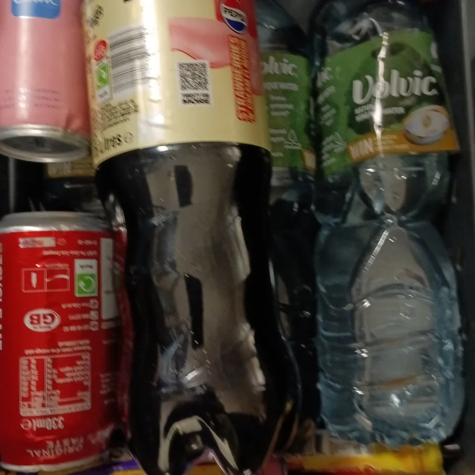 APPROXIMATELY 10 ASSORTED FOOD/DRINK PRODUCTS TO INCLUDE SIMPLY COOK SEASONING, GULLON WAFERS, BARRY'S TEA ETC 