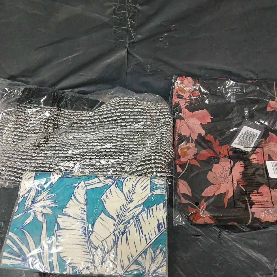 APPROXIMATELY 20 ASSORTED LADIES CLOTHING PRODUCTS IN VARIOUS STYLES AND SIZES 