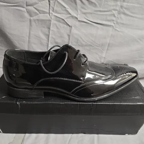 BOXED PAIR OF MOSS LONDON HATCHON SHOES - SIZE UNSPECIFIED