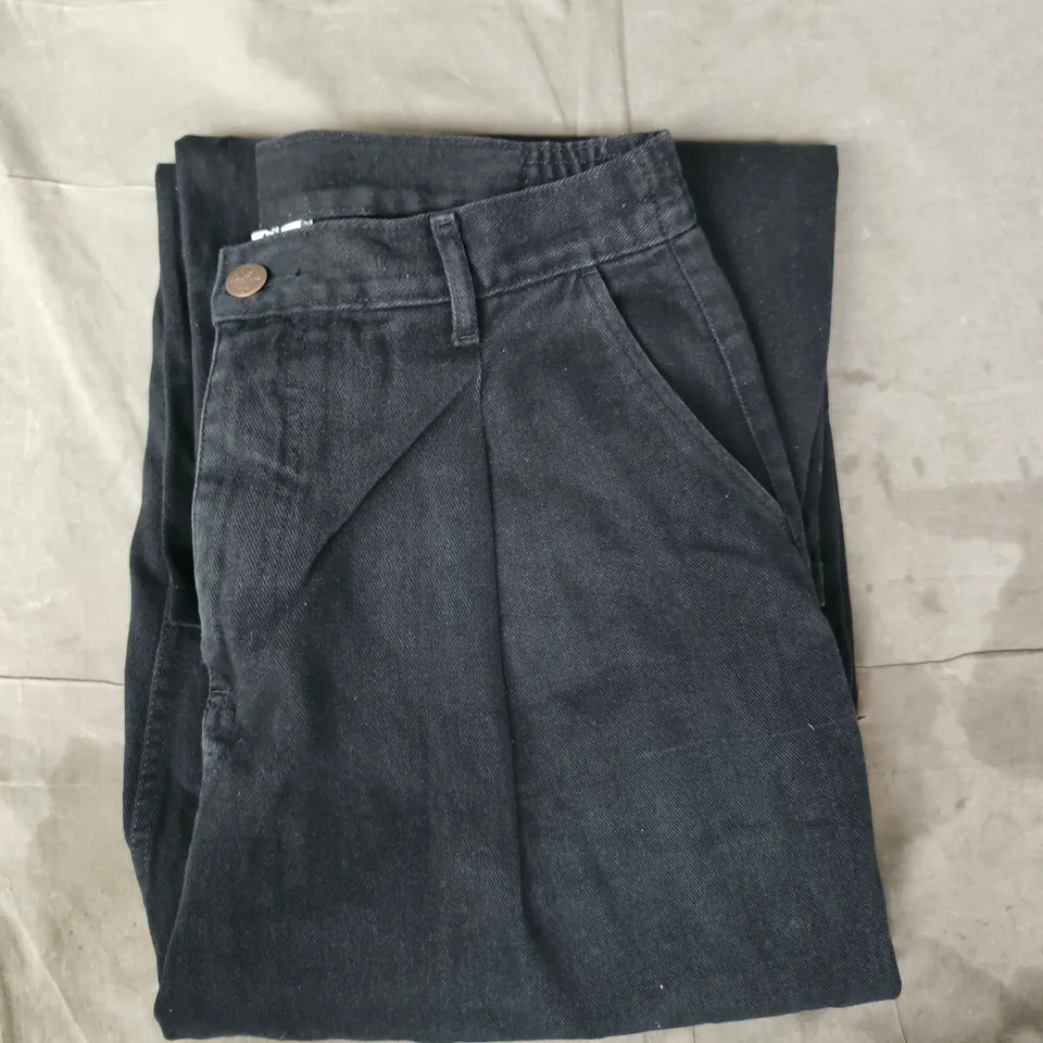 LUCY & YAK JEANS IN BLACK SIZE 34R