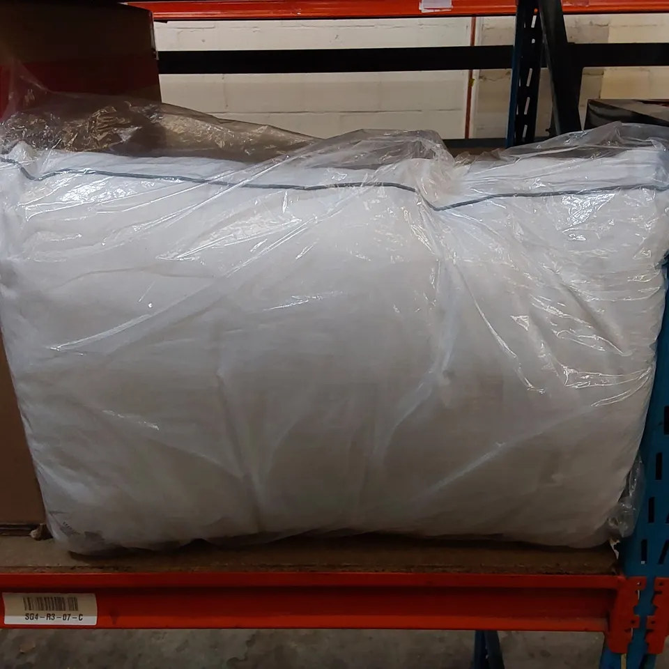 BAGGED COTTON SQUARE EDGE BOX PILLOW 