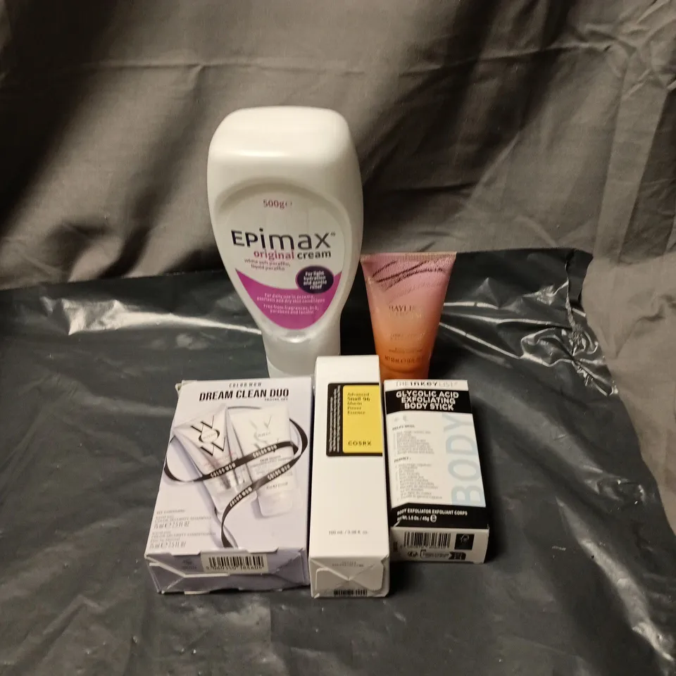 APPROXIMATELY 20 ASSORTED COSMETIC ITEMS INCLUDING EPIMAX CREAM, EXFOLIATING BODY STICK, BAYLISS AND HARDING BODY POLISH, COLOR WOW TRAVEL SET ETC