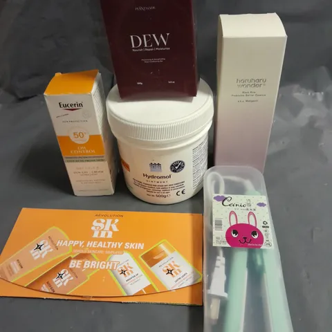 APPROXIMATELY 20 ASSORTED HEALTH & BEAUTY PRODUCTS TO INCLUDE HYDROMOL OINTMENT, MINI HAIR STRAIGHTENER AND EURACIN OIL CONTROL CREAM