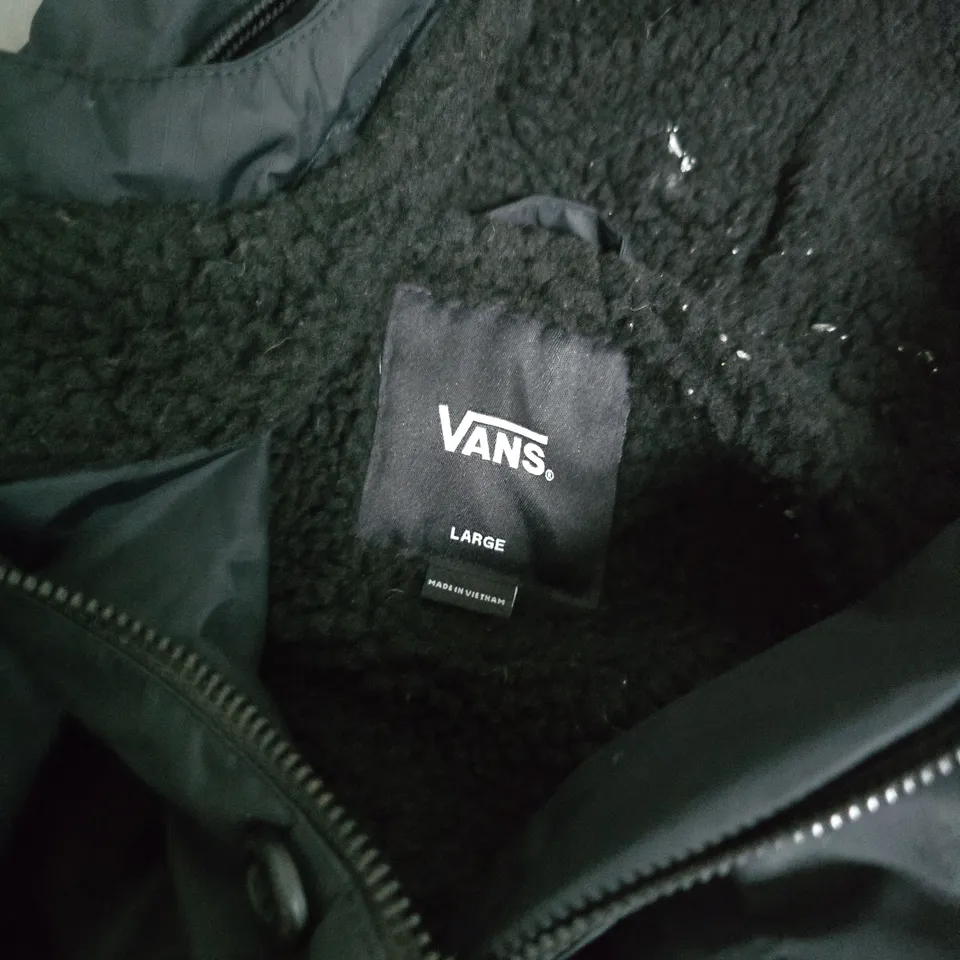 VANS WARM LINED HOODED JACKET IN BLACK - LARGE