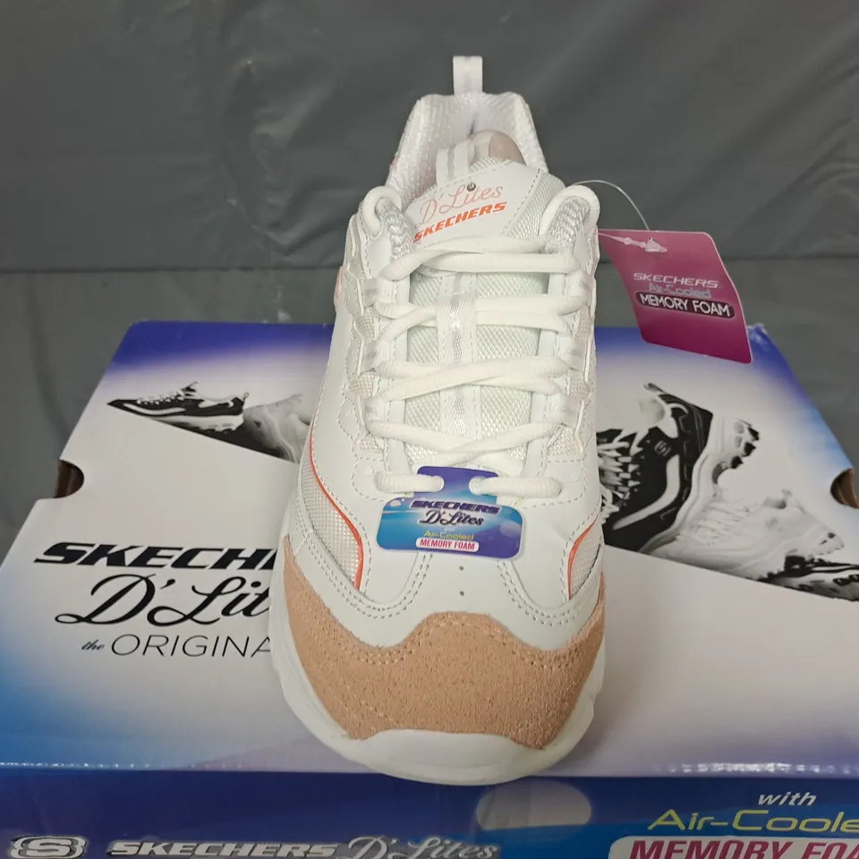 BOXED PAIR OF SKECHERS D'LITES TRAINERS IN WHITE/PINK - UK 7