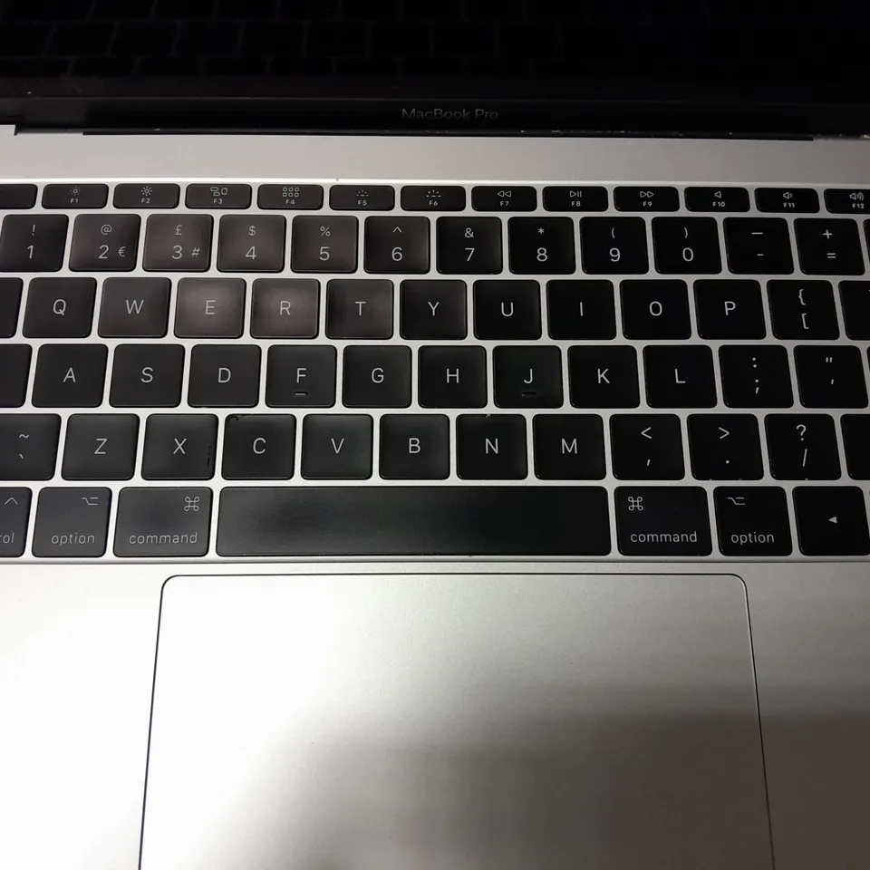 APPLE MACBOOK PRO - A1708 