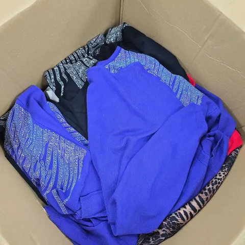 APPROXIMATELY 20 ASSORTED CLOTHING ITEMS IN VARIOUS STYLES, SIZES & COLOURS