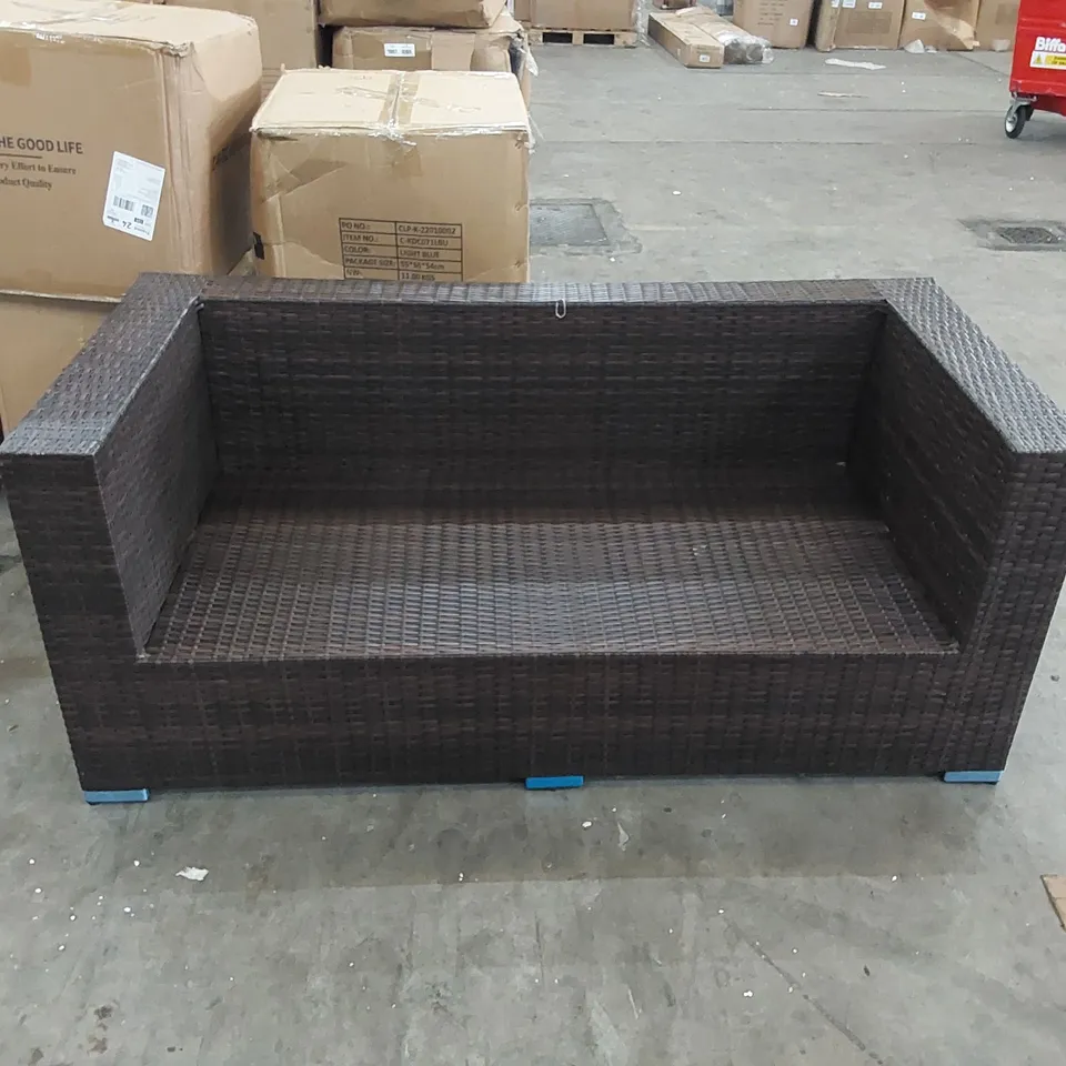 DESIGNER BROWN RATTAN GARDEN/PATIO SOFA