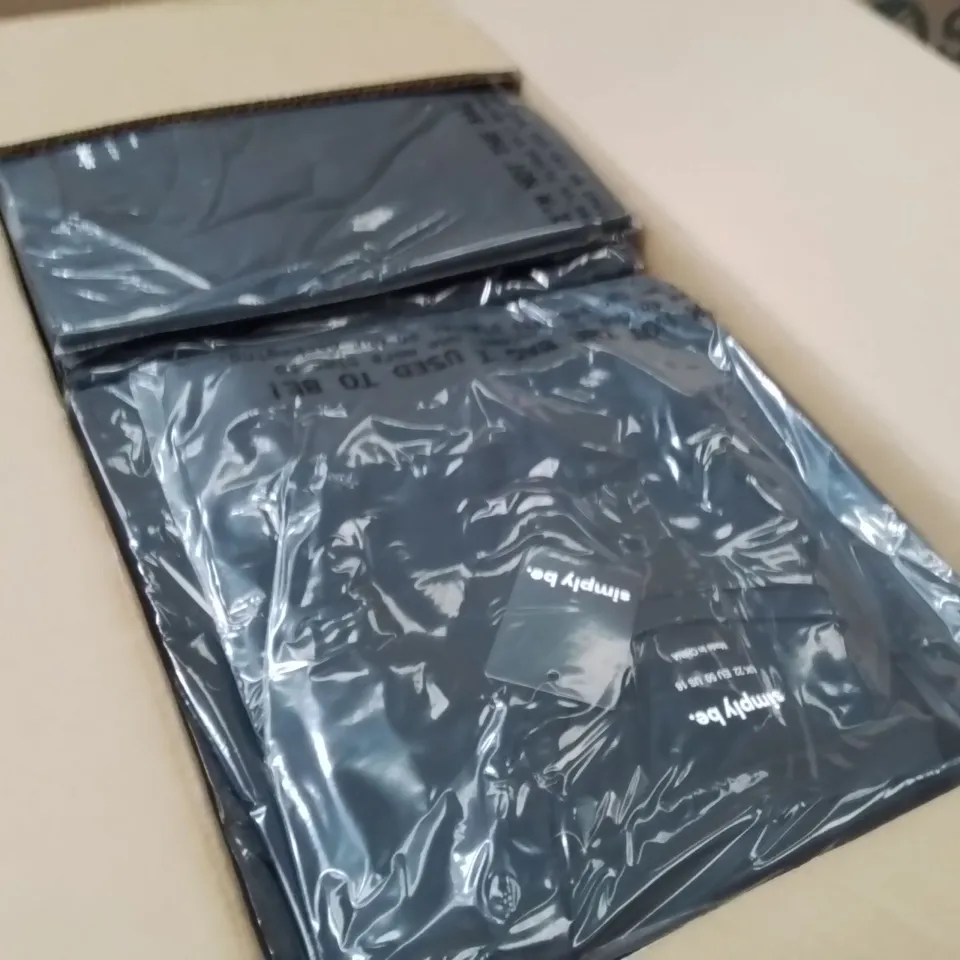 BOXED BRAND NEW APPROXIMATELY 40 SIMPLY BE ACTIVE BLACK T-SHIRT SIZE 22