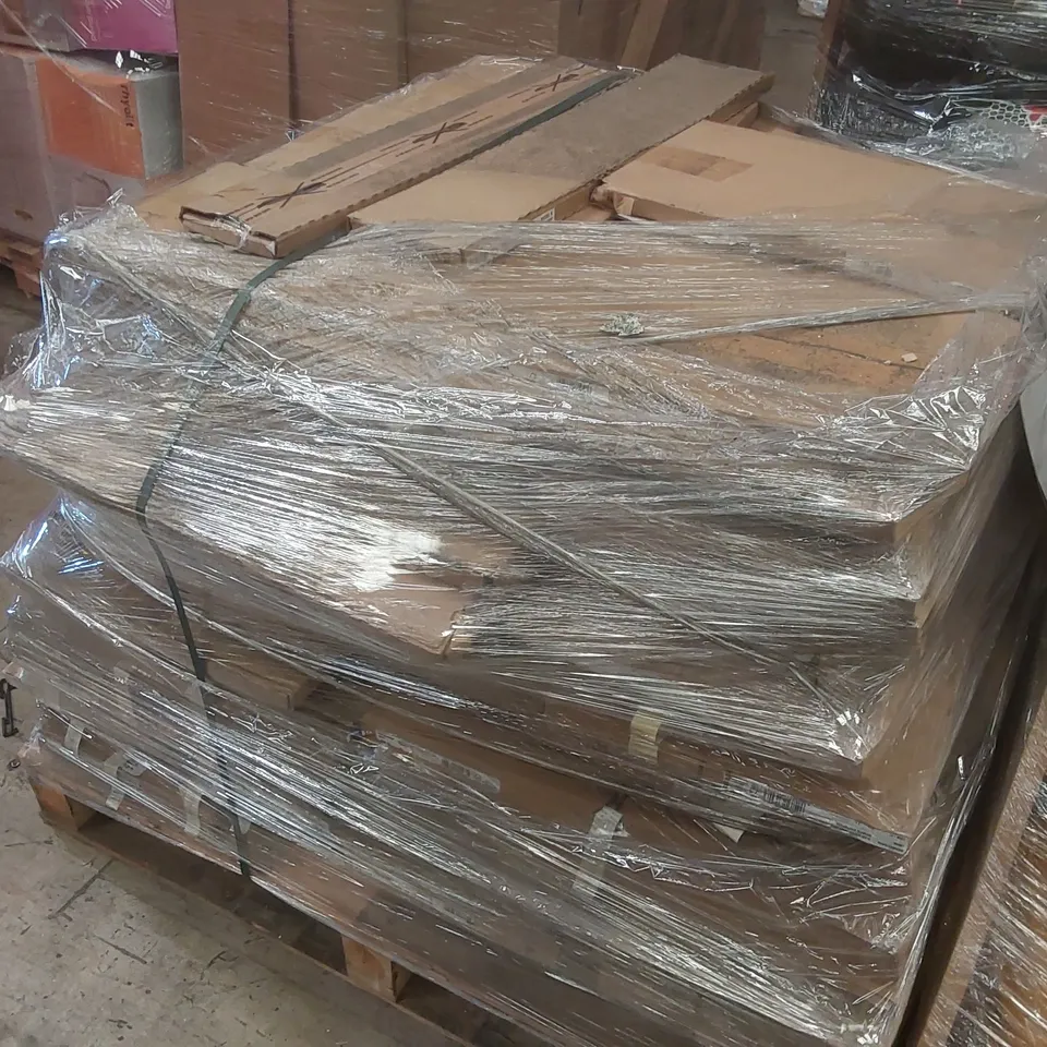 PALLET CONTAINING A VERY LARGE QUANTITY OF MIXED KITCHEN UNIT DOORS