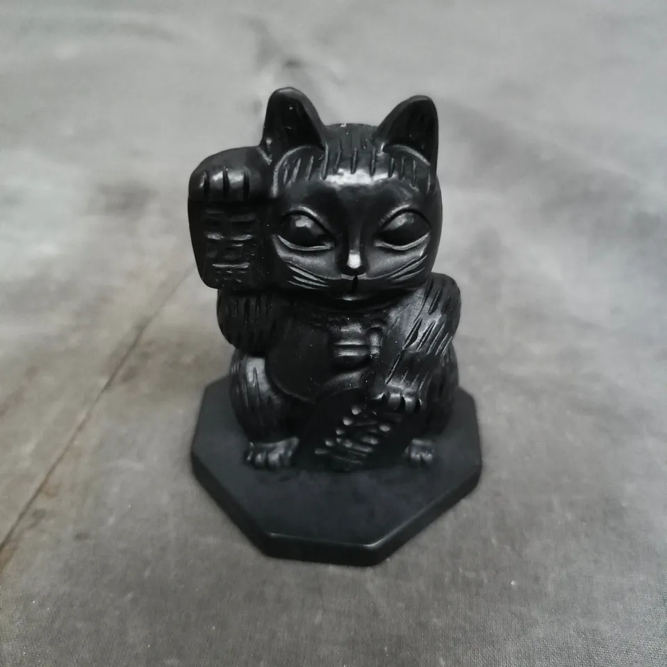 MINI BLACK MANEKI-NEKO CAT FIGURINE – DECORATIVE ORNAMENT