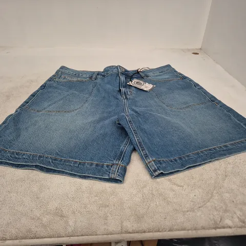 WHITE STUFF DENIM SHORTS β UK 12R (EU 40R, US 8R)