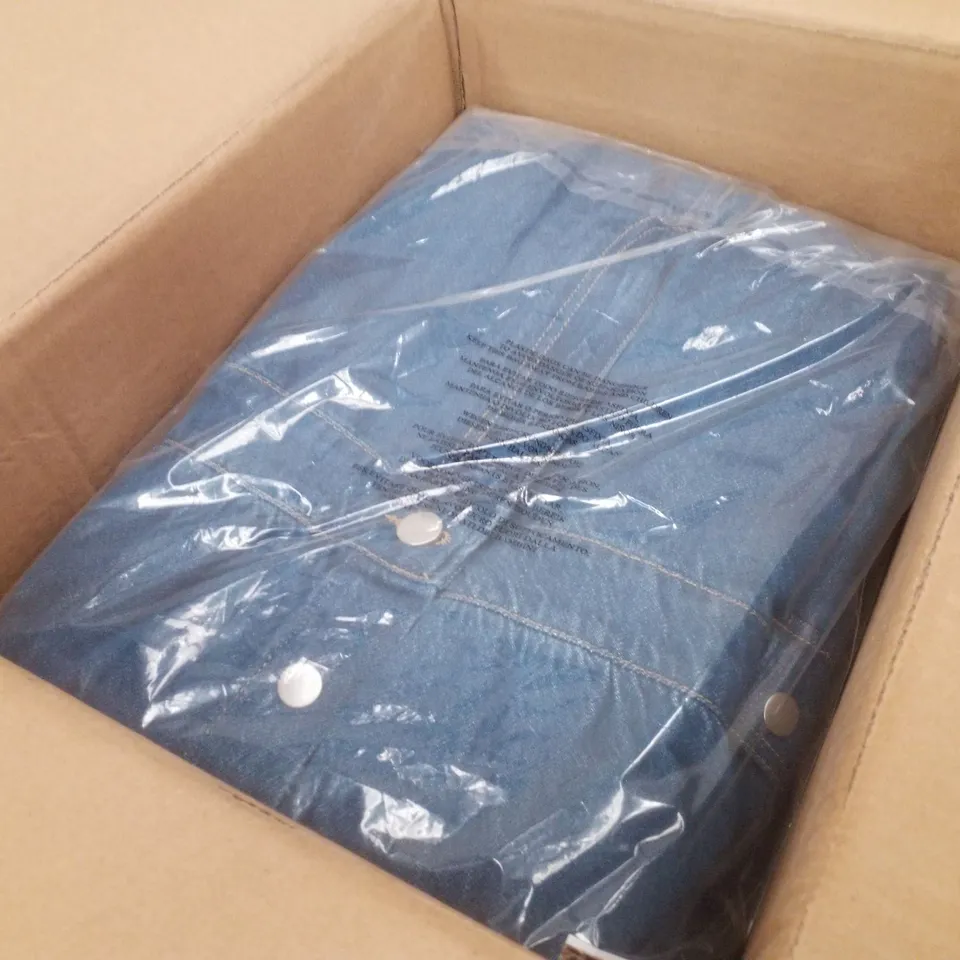 BOX CONTAINING APPROXIMATELY 6 BRAND NEW SIMPLY BE DENIM MID WASH JUMPSUITS - SIZE 22