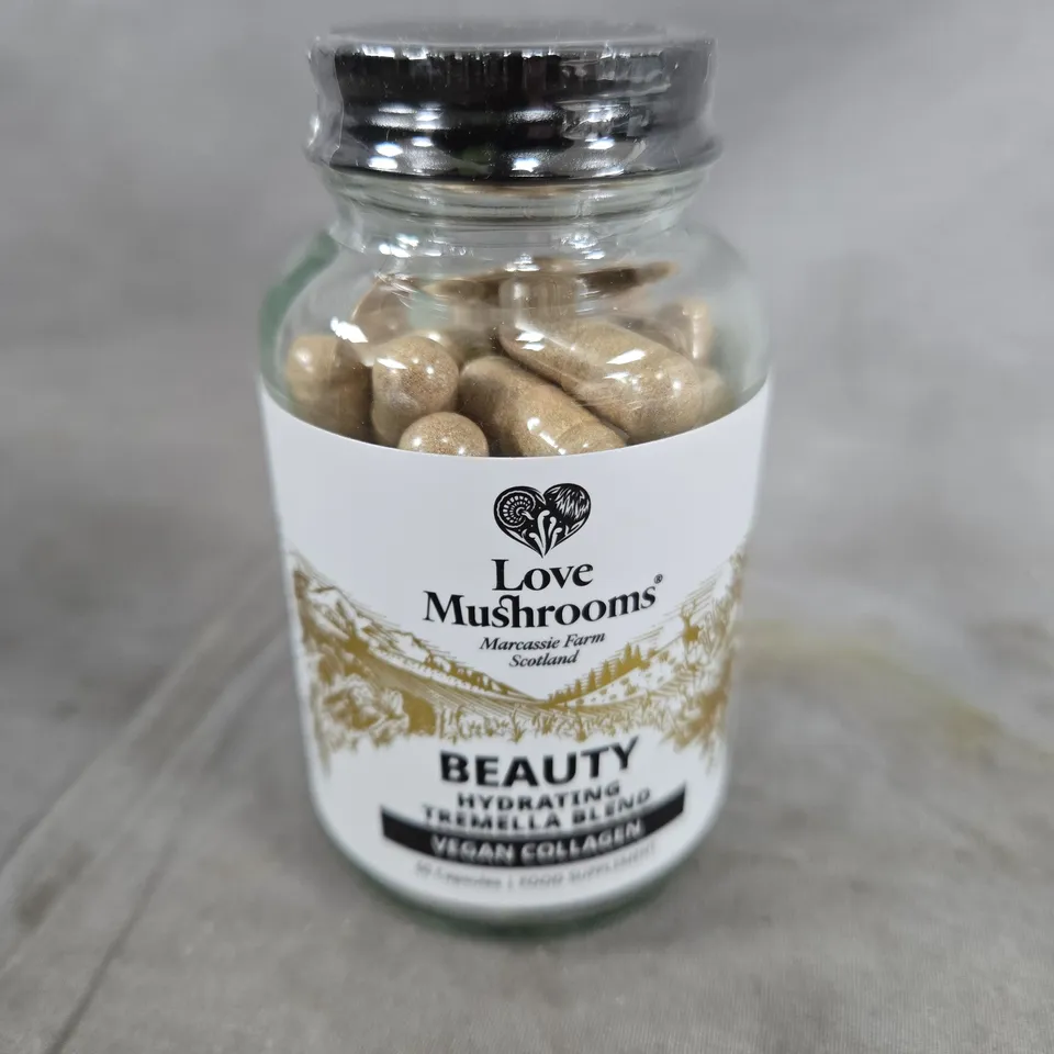 LOVE MUSHROOMS BEAUTY HYDRATING TREMELLA BLOOM VEGAN COLLAGEN CAPSULES