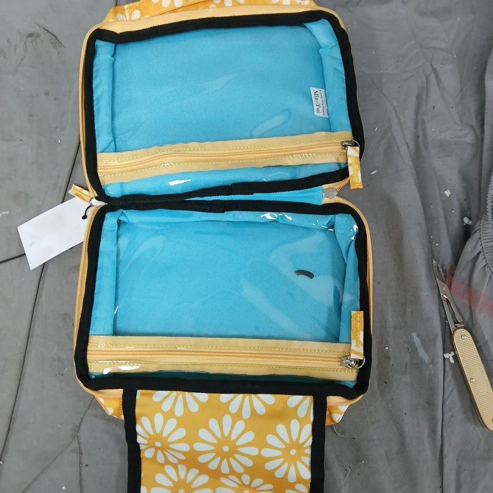 Mia Tui Lou Fold-Out Toiletry Bag – Yellow Floral