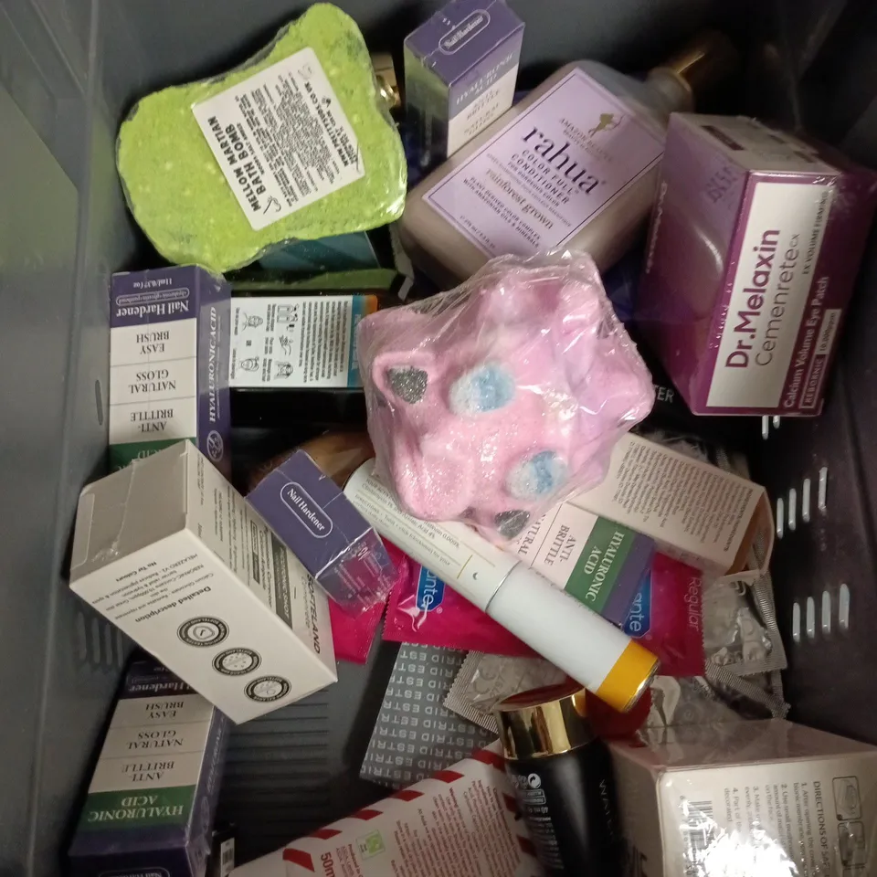 APPROXIMATEY 20 ASSORTED HEALTH AND BEAUTY PRODUCTS TO INCLUDE - NIVEA SOFT BODY CREAM - ADIDAS DEEP CARE SHOWER BAR AND PURIFIDE POWER PATCH