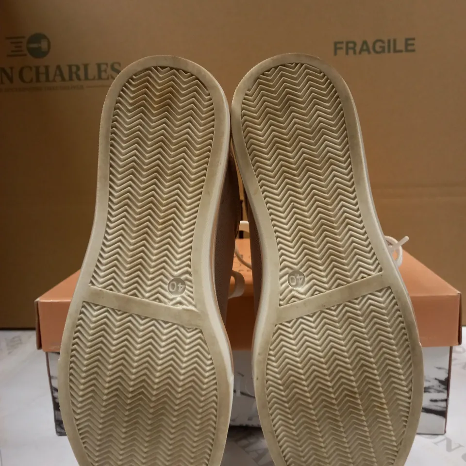 MODA IN PELLE NUDE/ROSE FIZZALI TRAINERS - SIZE 7