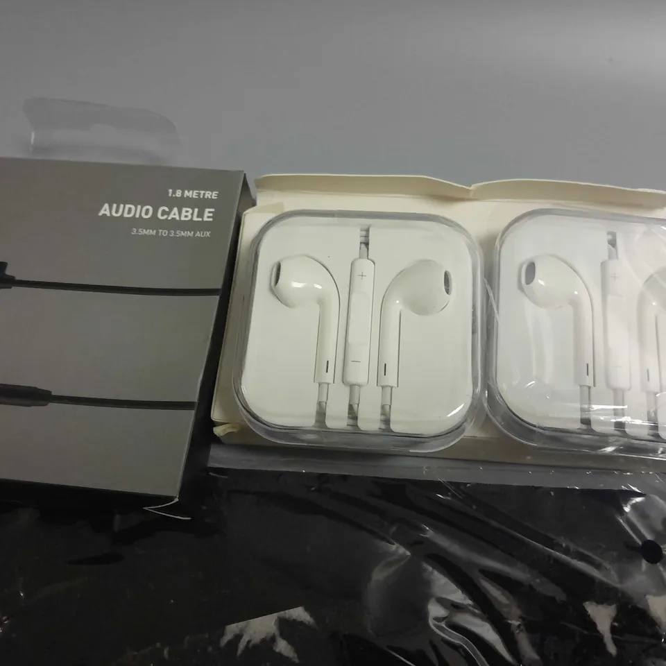LOT OF 5 ASSORTED TECH ITEMS TO INCLUDE WIRED EARPHONE PAIR, XQISIT MAGNETIC AIR VENT CAR HOLDER AND GOJI AUDIO CABLE